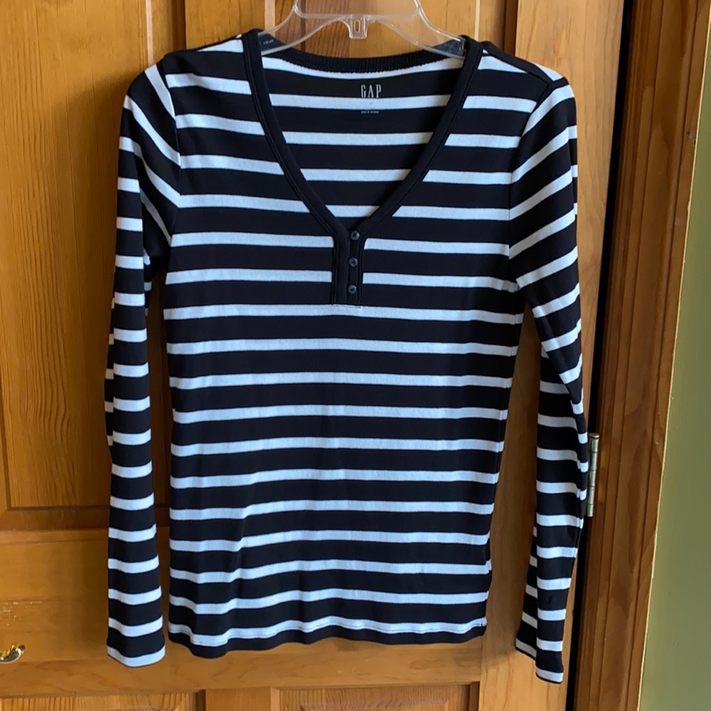 Gap long sleeve